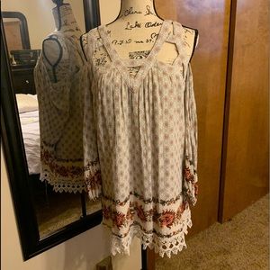 Coco & Jaimeson‎ blouse